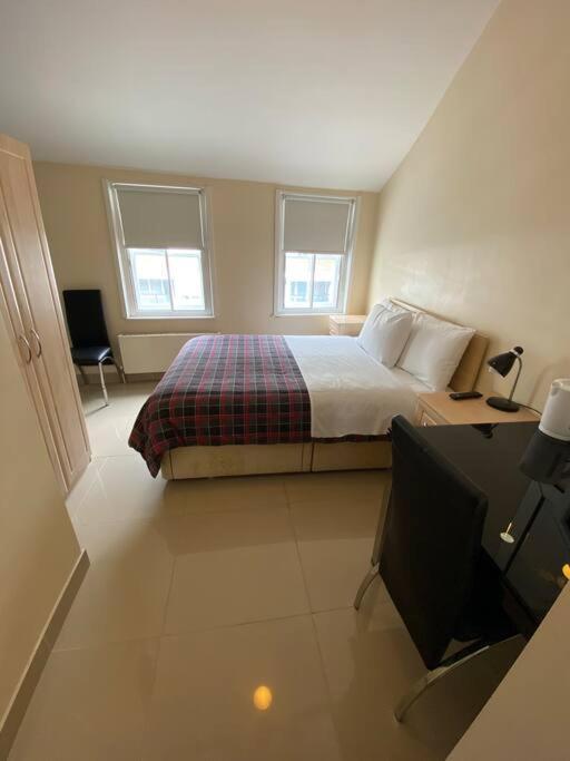 Studio To Let In Covent Garden With Kitchen Londen Buitenkant foto