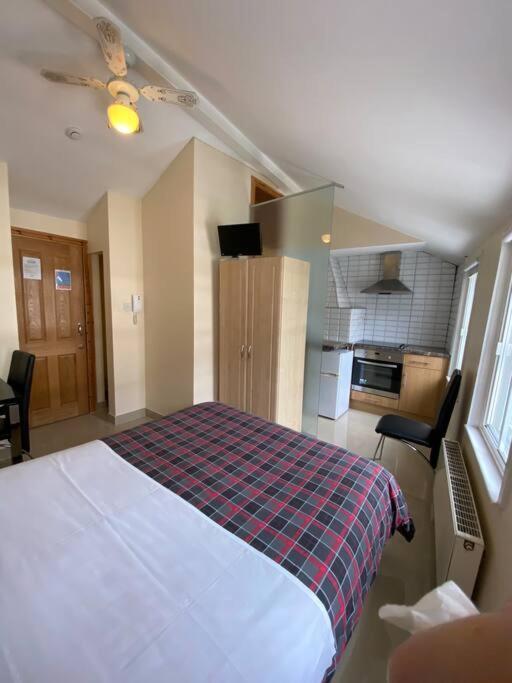 Studio To Let In Covent Garden With Kitchen Londen Buitenkant foto